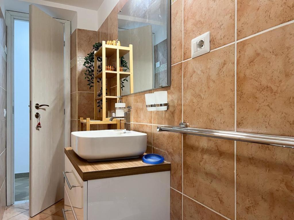 A Casa Di Ala Apartment โรม ภายนอก รูปภาพ